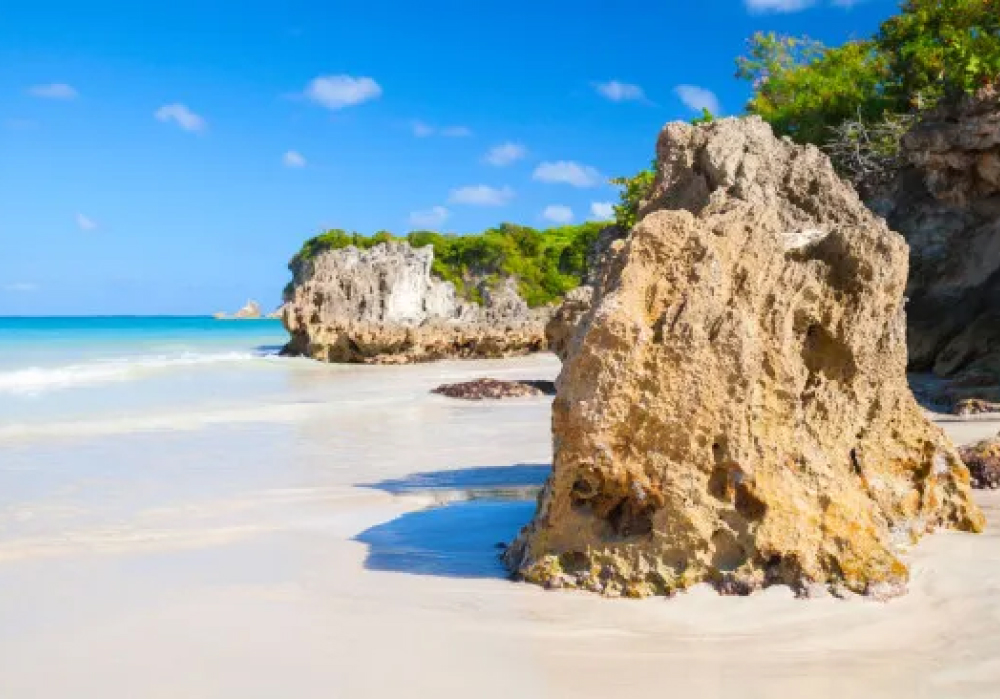 arquitectura-isla-ibiza-encantadora-calle-blanca-vacia-casco-antiguo-eivissa3867.jpg-41a31e82780c6ade4048127efde3cd10-9